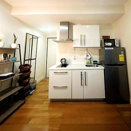 Acqua Private Residence Livingstone Tower Condo Unit With Free Wifi Manila Exterior photo