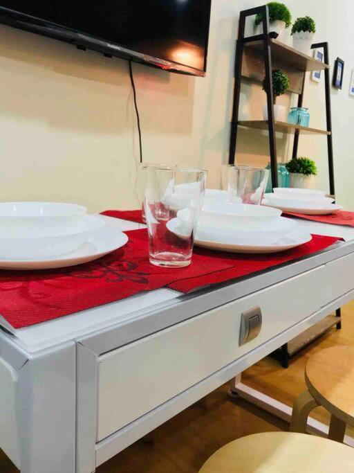 Acqua Private Residence Livingstone Tower Condo Unit With Free Wifi Manila Exterior photo