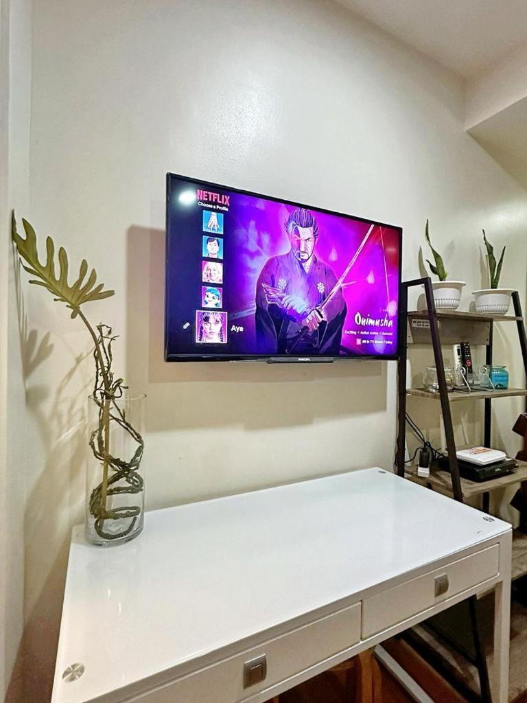 Acqua Private Residence Livingstone Tower Condo Unit With Free Wifi Manila Exterior photo